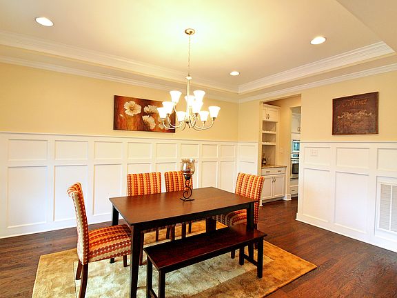 Formal Dining w/Trey Ceiling