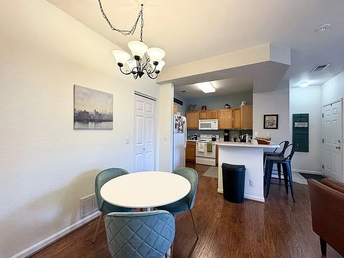 4545 Wheaton Dr #H320 — Photo 7