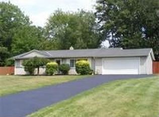 8383 Royalhaven Dr, North Royalton, OH 44133