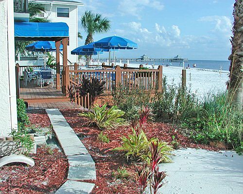 3rd image of 780 Estero Blvd