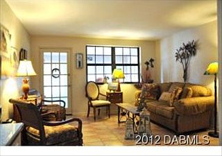 5th image of 22 Poinsettia Dr