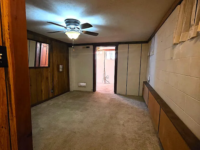 612 W Mission Ave #F — Photo 4