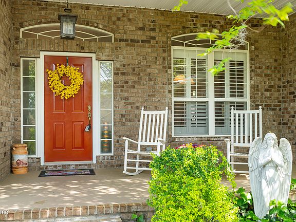 3rd image of 151 NW HERITAGE Drive