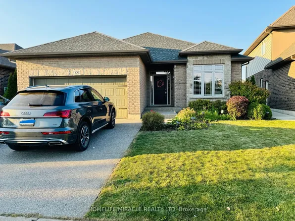 100 Creekside Dr, Welland, ON L3C 0B4