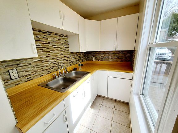 5th image of 48 Everard St #1