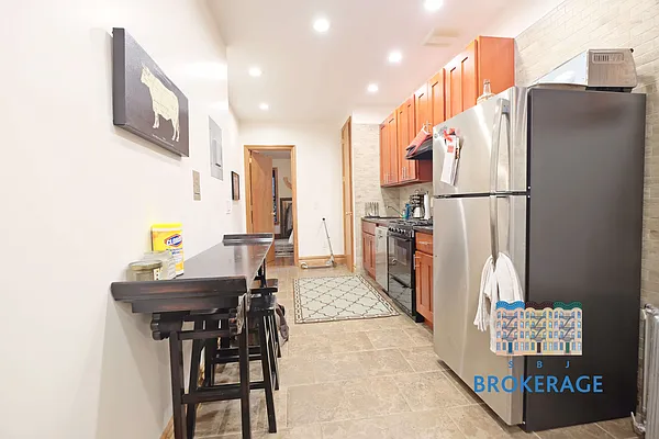 Rented by SBJ Brokerage, LLC | media 17