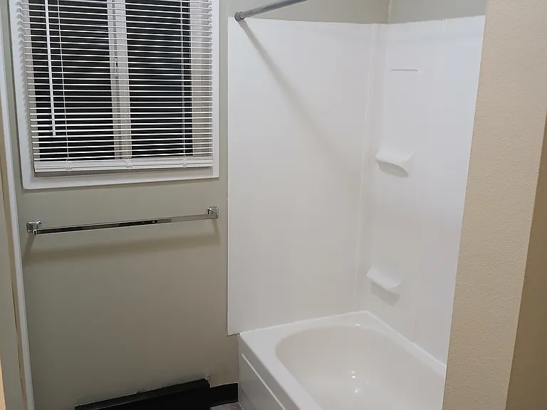 2828 N Julia St — Photo 22