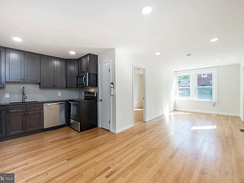 554 Main St #5