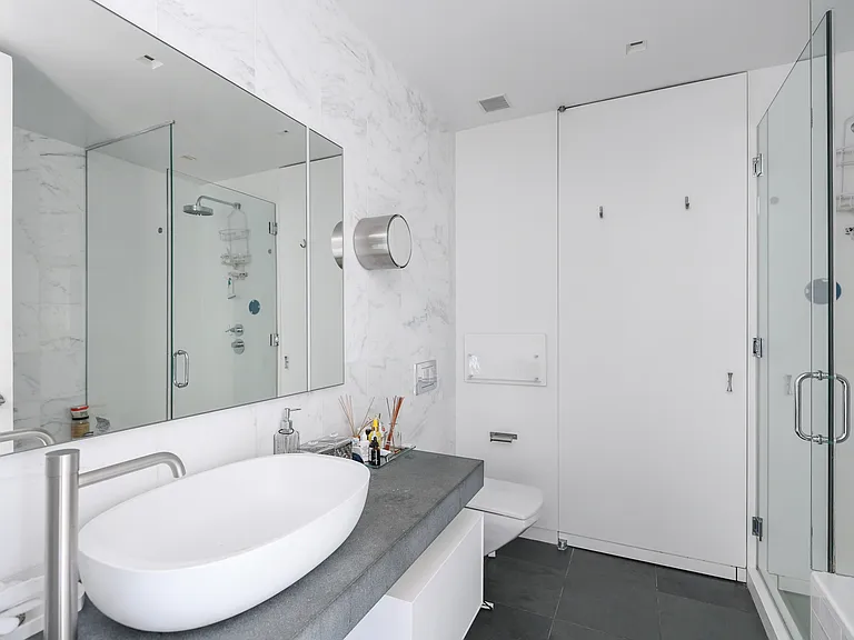 1 York St #6D — Photo 12