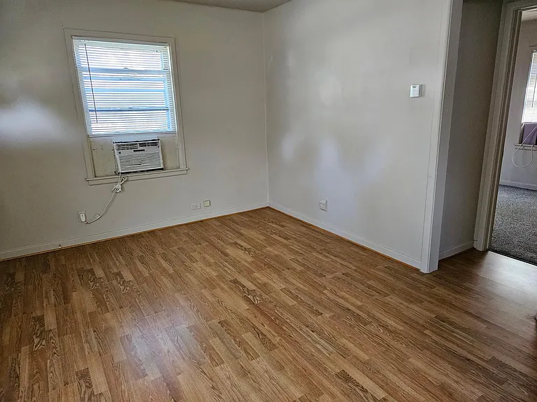 537 E Mulvane St — Photo 3