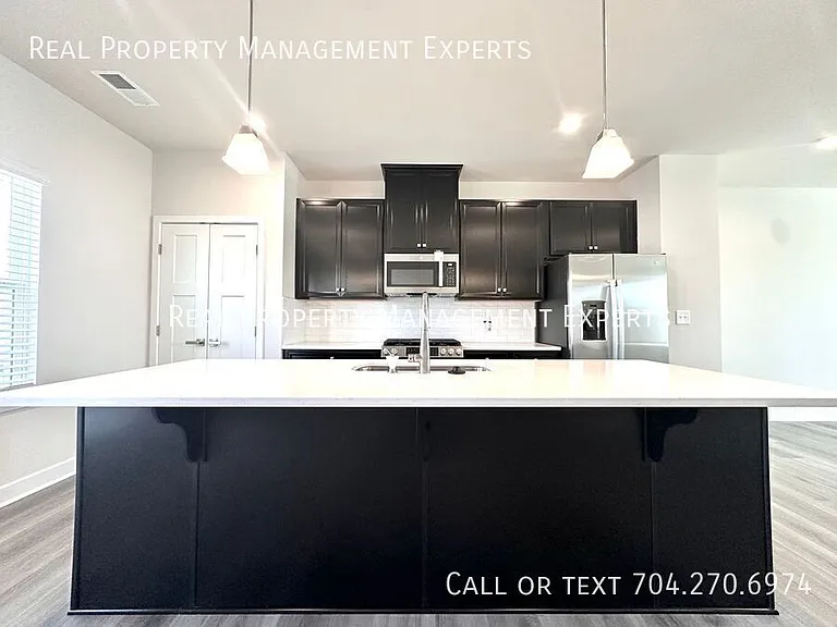 1410 Newell Towns Ln — Photo 2
