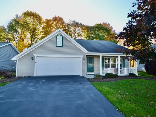 1358 Harwood Ln, Macedon, NY 14502