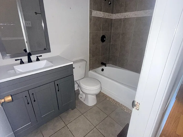 1401 Habersham Dr — Photo 9