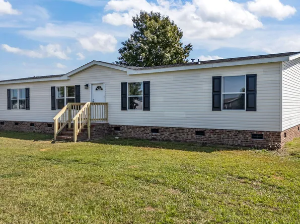 204 Country Pointe Road, Pikeville, NC 27863