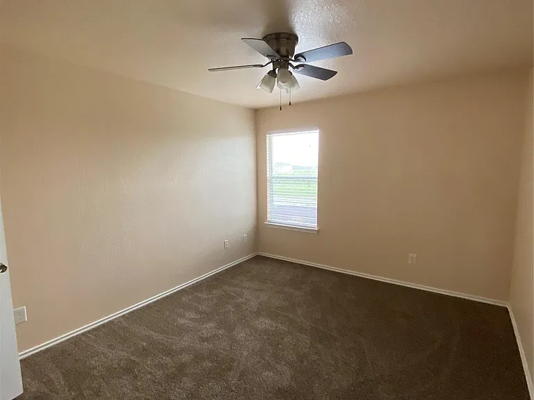12840 Saint Mary Dr — Photo 15