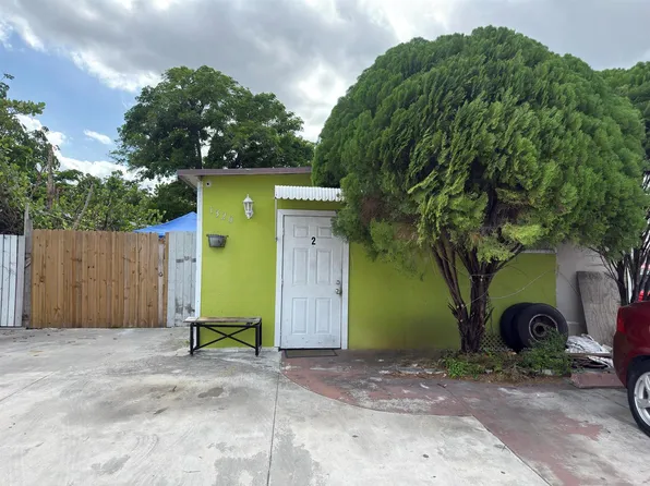 1320 SW 131st Pl, Miami, FL 33184