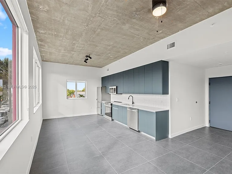 315 NW 32nd St #101 — Photo 3
