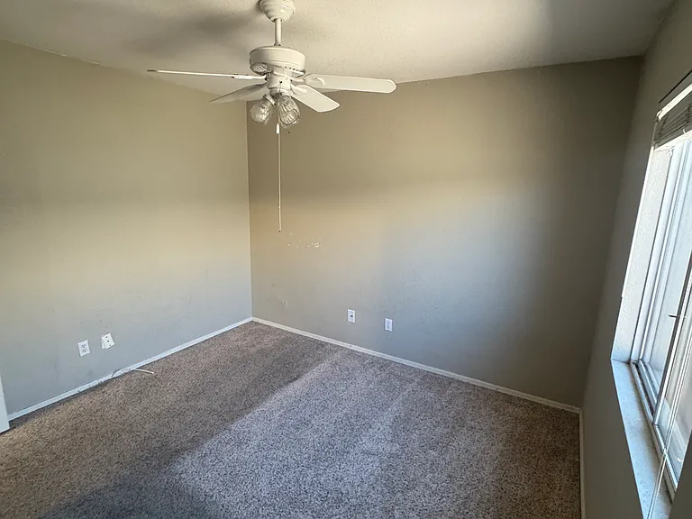 5022 E Holmes Ave — Photo 10