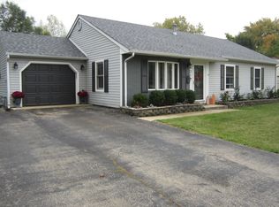 531 Parkside Cir, Streamwood, IL