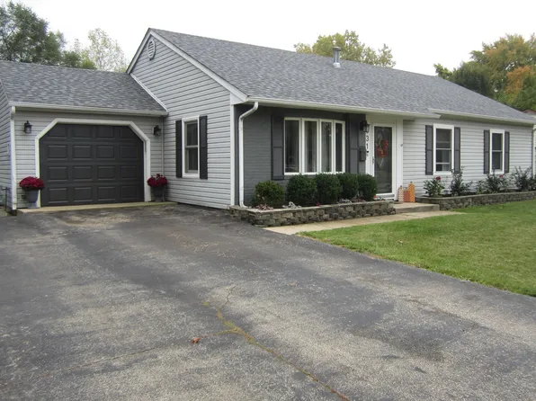531 Parkside Cir, Streamwood, IL 60107