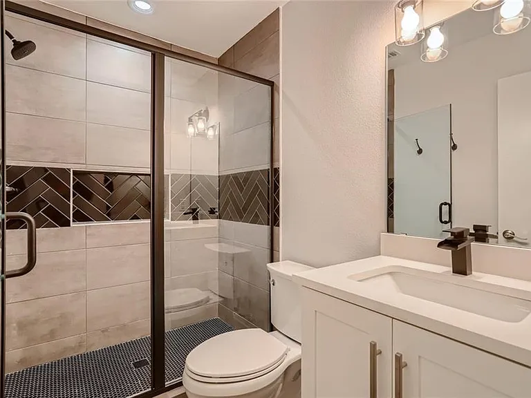 6204 Shadow Valley Dr #B — Photo 13