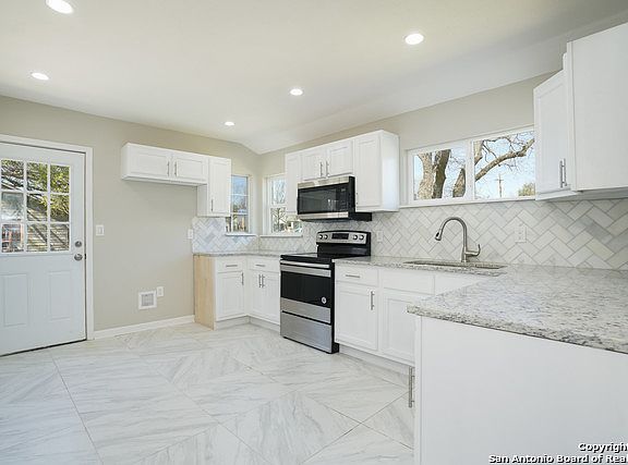 3rd image of 1438 Santa Monica St