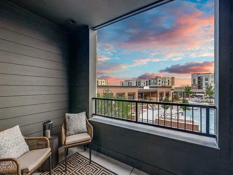 Aura Southgate Apartments — Photo 11