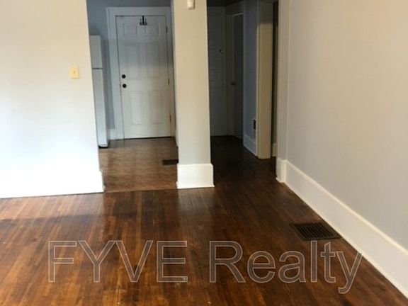 4th image of 323 Chittenden Ave