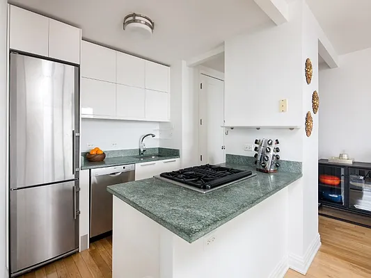 Sold by Sotheby's International Realty | media 3