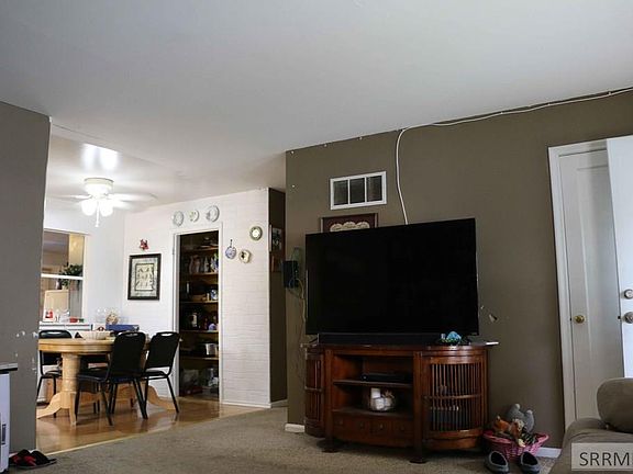 4th image of 1390 Vernon Ave