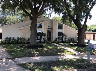 1722 S Park Side Dr, Deer Park, TX 77536