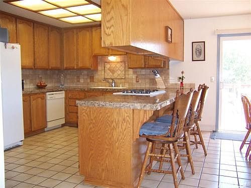 4th image of 2555 Ross Ct