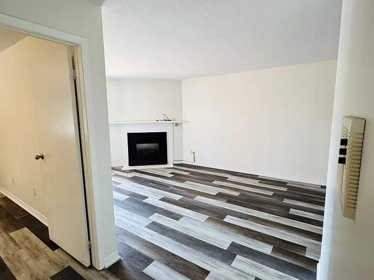 148 Conway Dr #111 — Photo 7