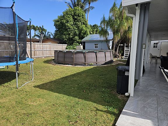 4th image of 11941 SW 190th St