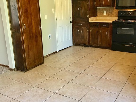 3rd image of 4825 Trina Dr