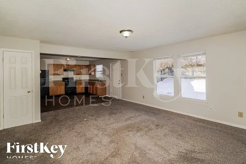 3 bed, 2.5 bath, 2030 sqft, $1,645 — Photo 3