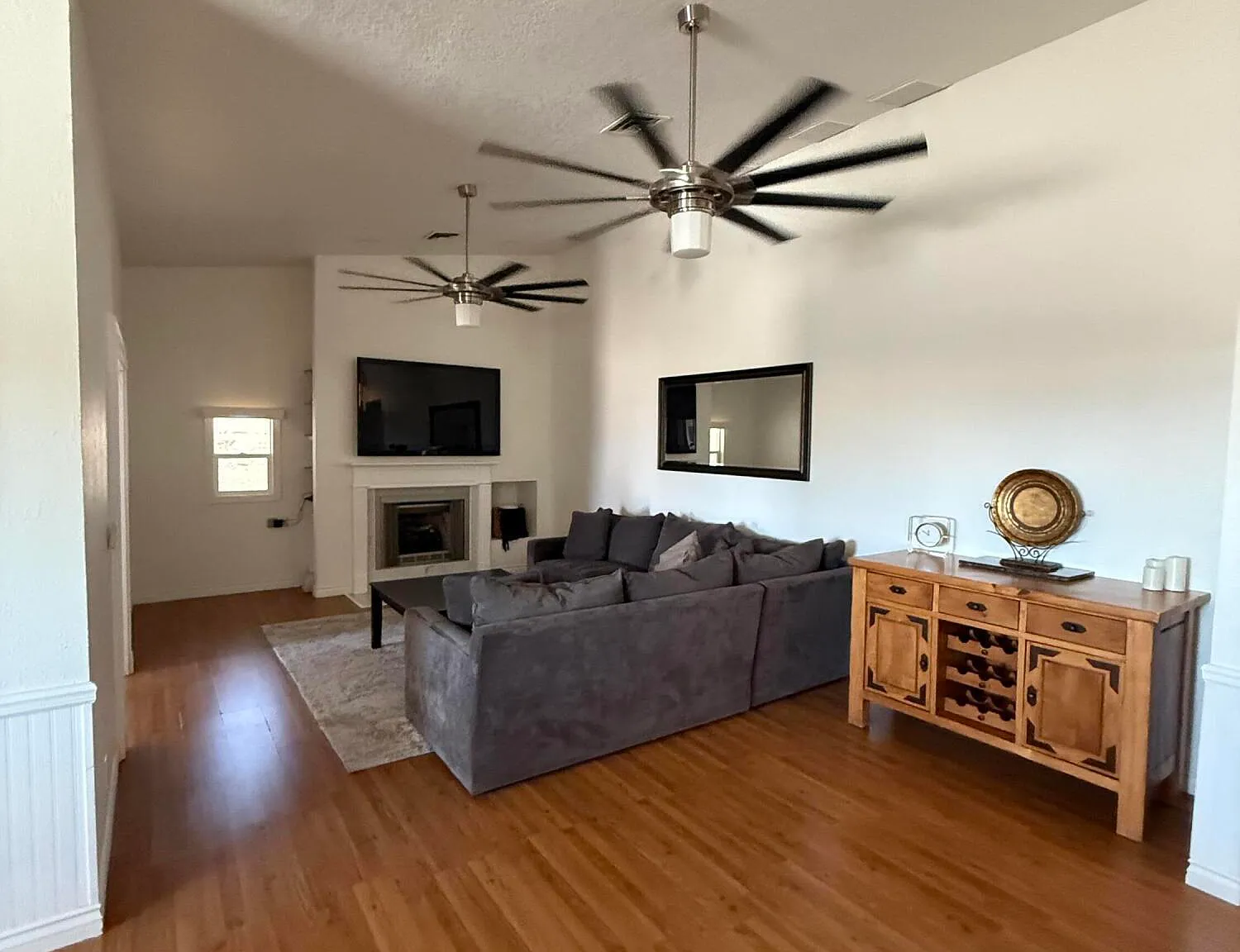 3 bed, 2.0 bath, 2080 sqft, $2,000 — Photo 4