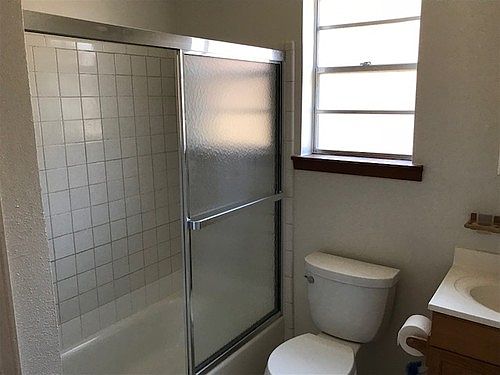 5th image of 1601 Lake Ave APT A