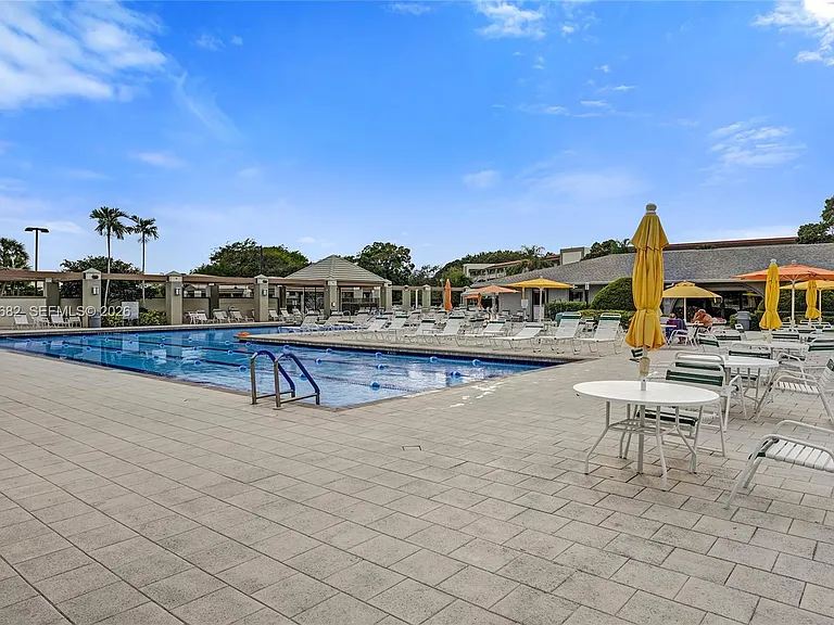 3001 Portofino Isle #K2 — Photo 38