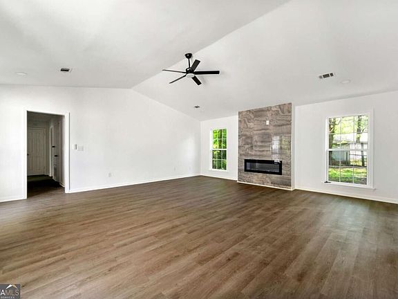3rd image of 2254 Lisbon Ln