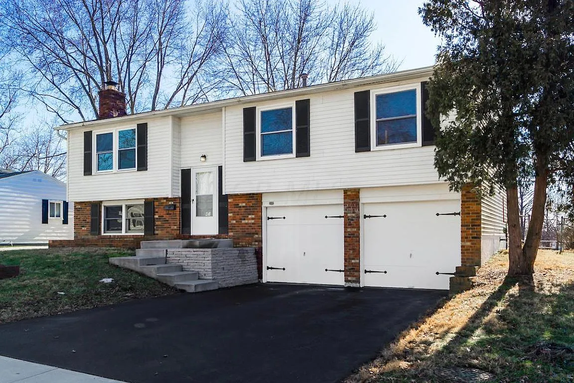3595 Manila Dr photo 1