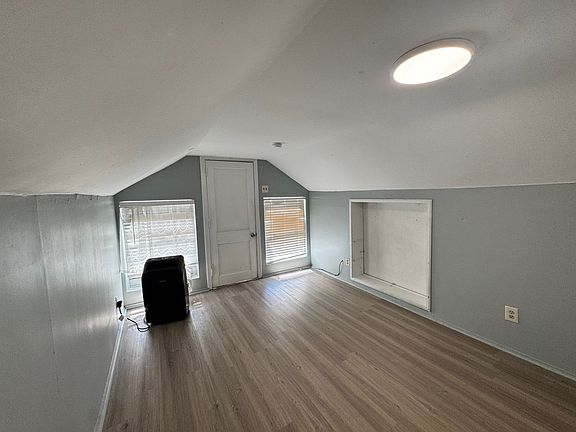 3rd image of 415 Ash St APT A