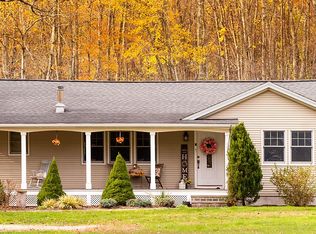 466 Knotty Oak Rd, Coventry, RI 02816