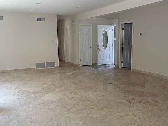 4th image of 4545 Canoga Dr