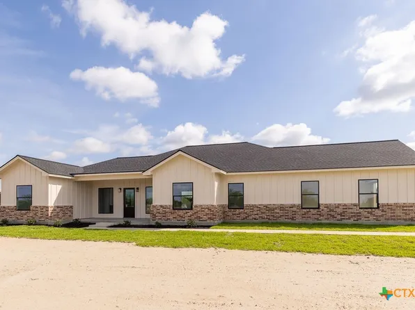 998 Bliss Dr, Victoria, TX 77904