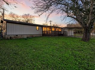 5528 Lake View Dr, Granbury, TX 76048