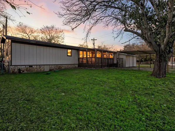 5528 Lake View Dr, Granbury, TX 76048