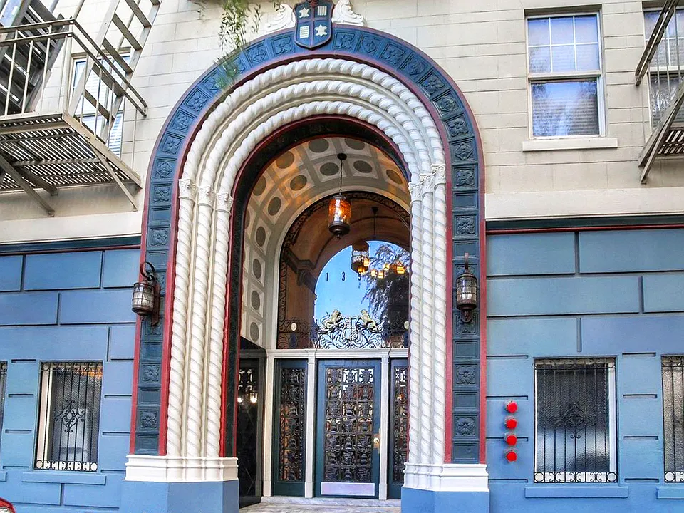 Main entrance door of the apartment building at 1395 Golden Gate Ave, San Francisco, CA 94115, USA