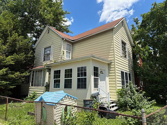 2nd image of 462 Reinhard Ave