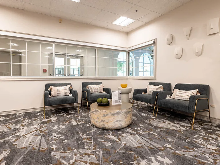 Leasing Center